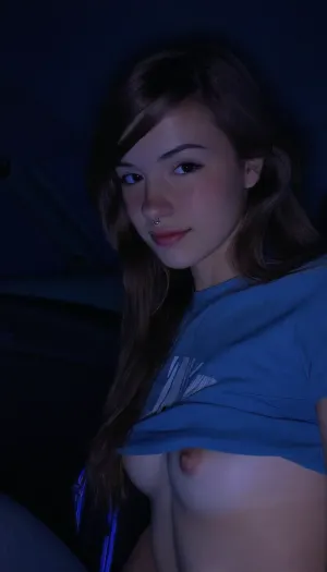 Hannah Ohwx inciampò su un assistente dell'AI che potrebbe generare storie sulle sue esperienze con la pornografia. Non poteva resistere a scattare una foto di una donna con seni enormi e glutei rotondi, e quando ha aperto l'email, ha visto che conteneva un