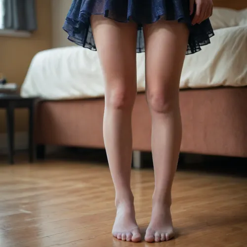 tiny, Woman 18yo, 1, 45 high, Feet, pantyhose